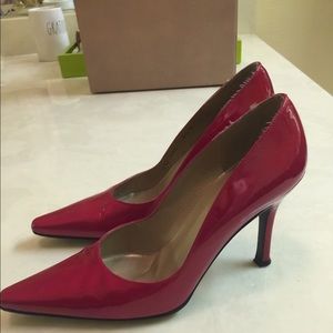 Stuart Weitzman red patent pump 6,5